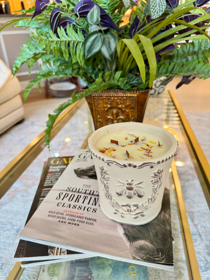 Large Bee Crest in Crest Candle